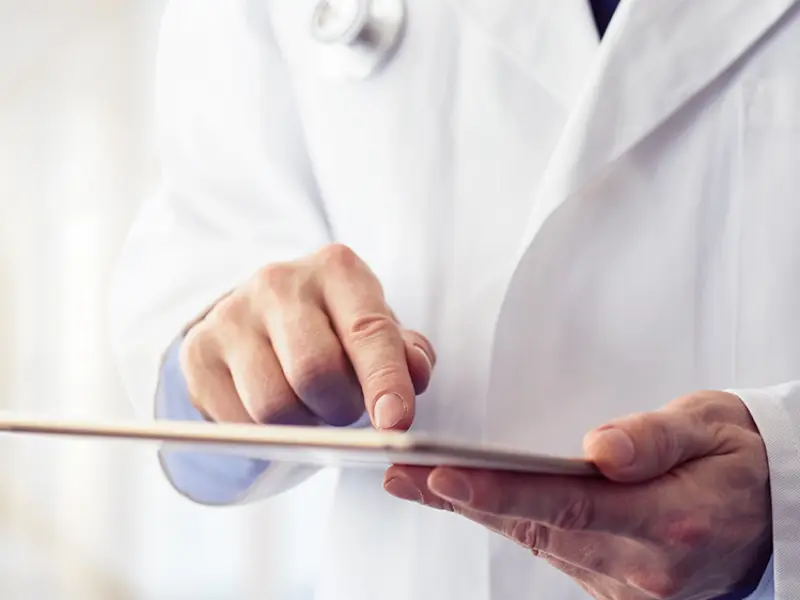 SIMPLIFY-1 and MOMENTUM trials: Impact of Hb improvement on OS with momelotinib